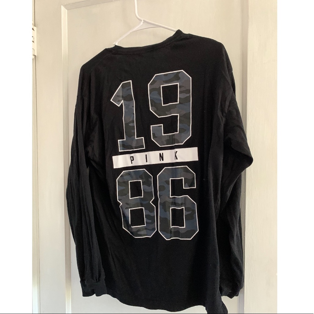 Black long sleeve T-shirt with back design